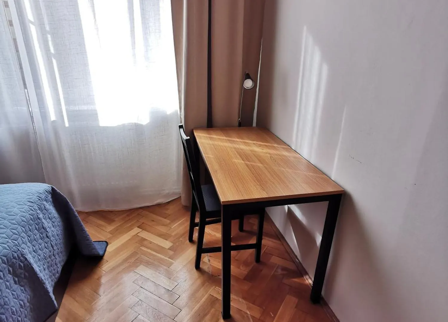 Cozy Spacious Apartment With Balcony Cracovia