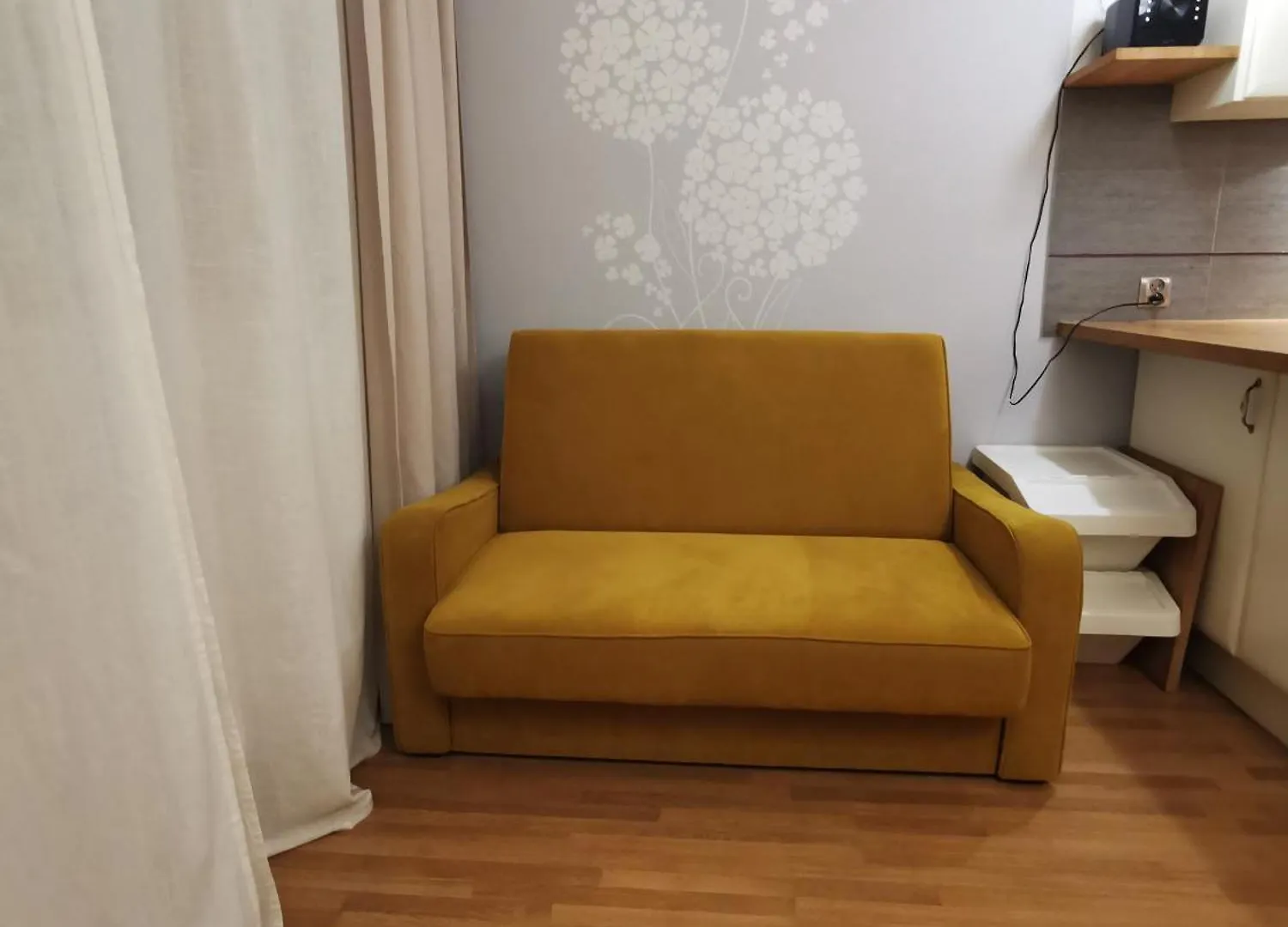 Cozy Spacious Apartment With Balcony Krakow