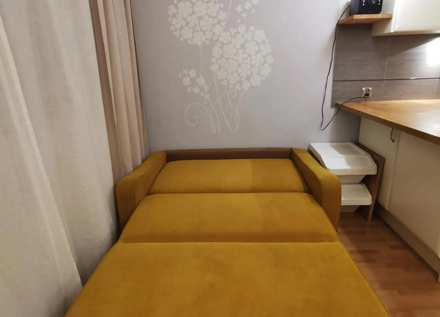 Cozy Spacious Apartment With Balcony Krakow