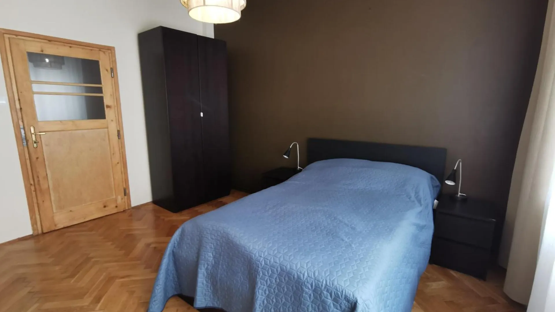 Cozy Spacious Apartment With Balcony Krakow