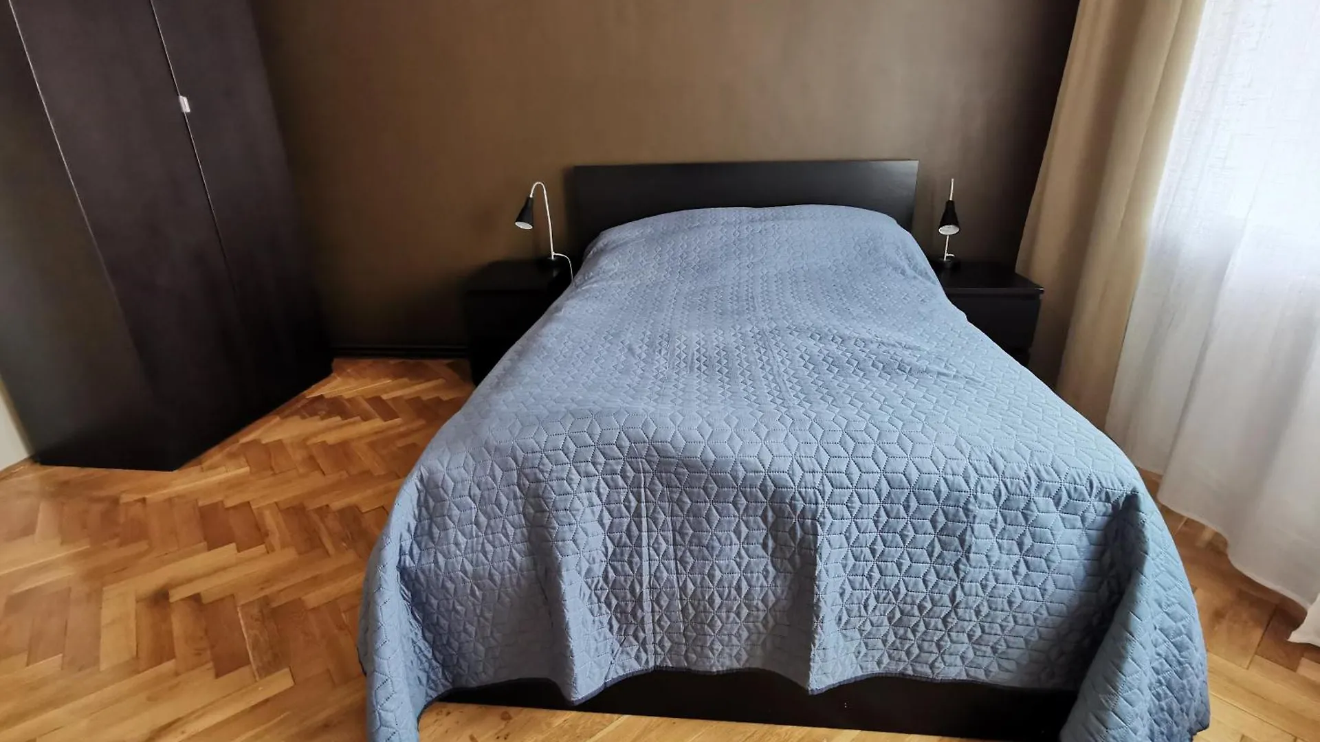 Cozy Spacious Apartment With Balcony Krakow